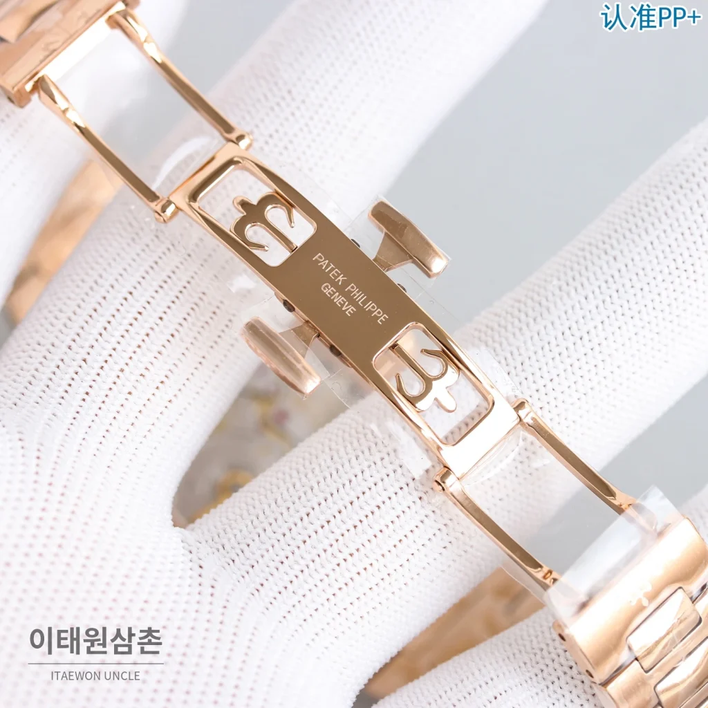 파텍필립 큐비투스 수동 와인딩 45mm 블랙 다이얼