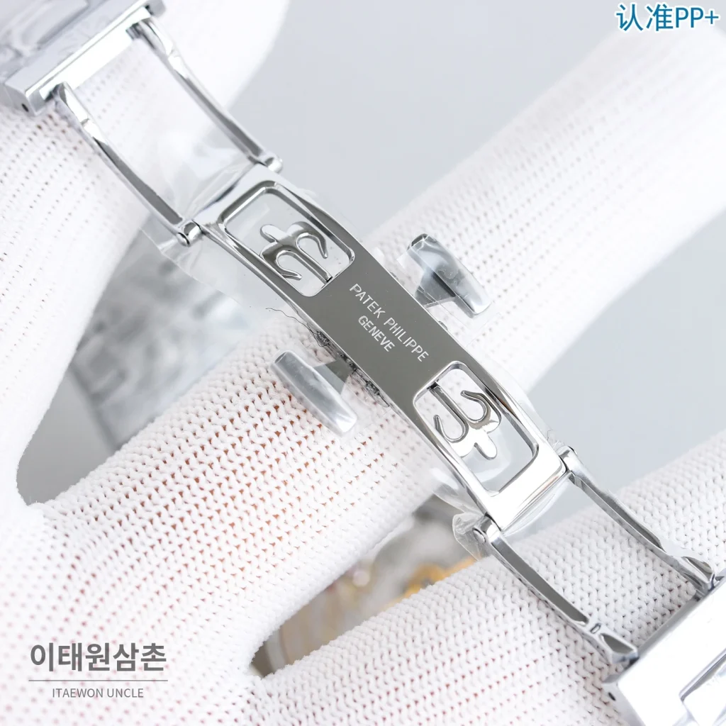 파텍필립 큐비투스 수동 와인딩 45mm 네이비 다이얼