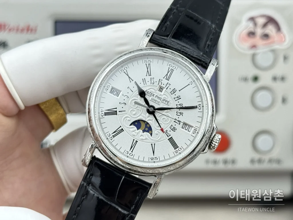 파텍필립 그랜드컴플리케이션 퍼페추얼캘린더 오토매틱 38mm 아이보리 화이트 다이얼 블랙 가죽 스트랩 실버 베젤
