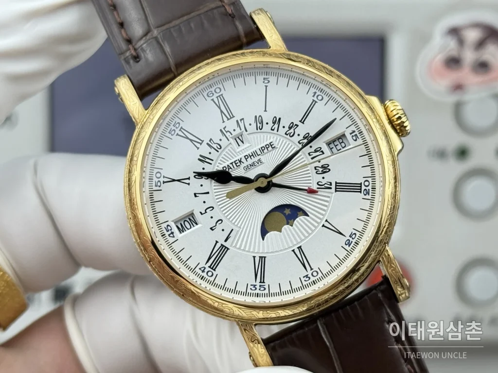 파텍필립 그랜드컴플리케이션 퍼페추얼캘린더 오토매틱 38mm 아이보리 화이트 다이얼 브라운 가죽 스트랩 골드 베젤
