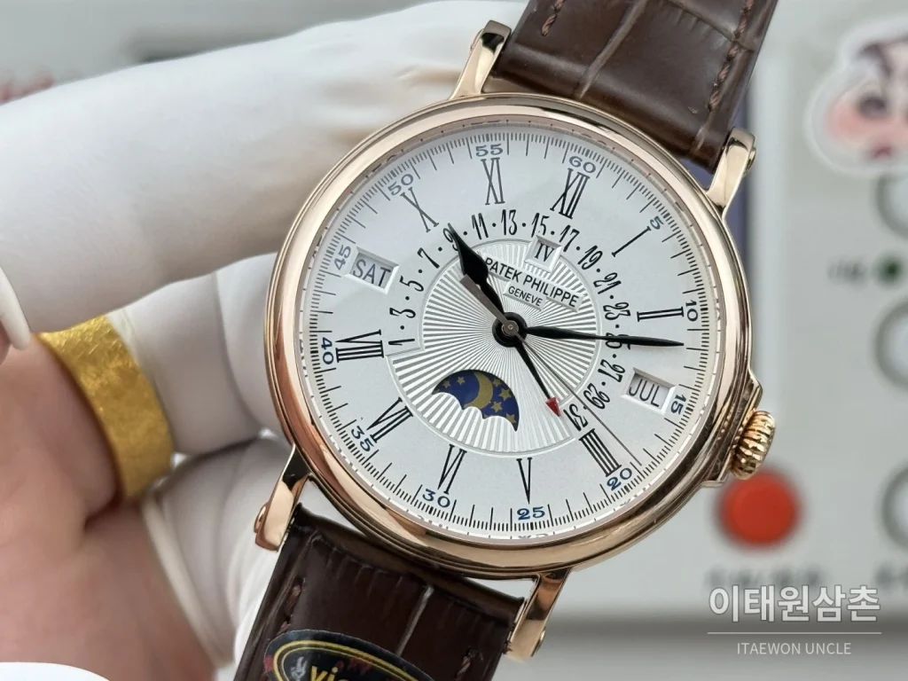 파텍필립 그랜드컴플리케이션 퍼페추얼캘린더 오토매틱 38mm 아이보리 화이트 다이얼 브라운 가죽 스트랩 로즈골드 베젤