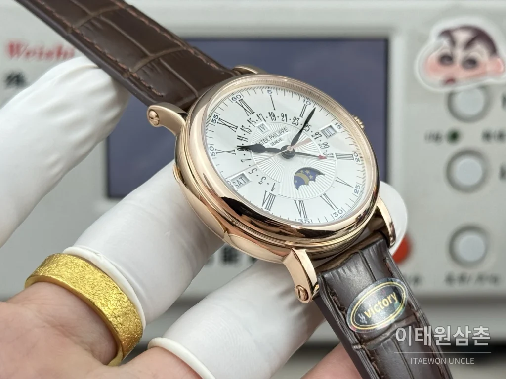 파텍필립 그랜드컴플리케이션 퍼페추얼캘린더 오토매틱 38mm 아이보리 화이트 다이얼 브라운 가죽 스트랩 로즈골드 베젤