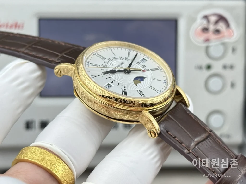 파텍필립 그랜드컴플리케이션 퍼페추얼캘린더 오토매틱 38mm 아이보리 화이트 다이얼 브라운 가죽 스트랩 골드 베젤
