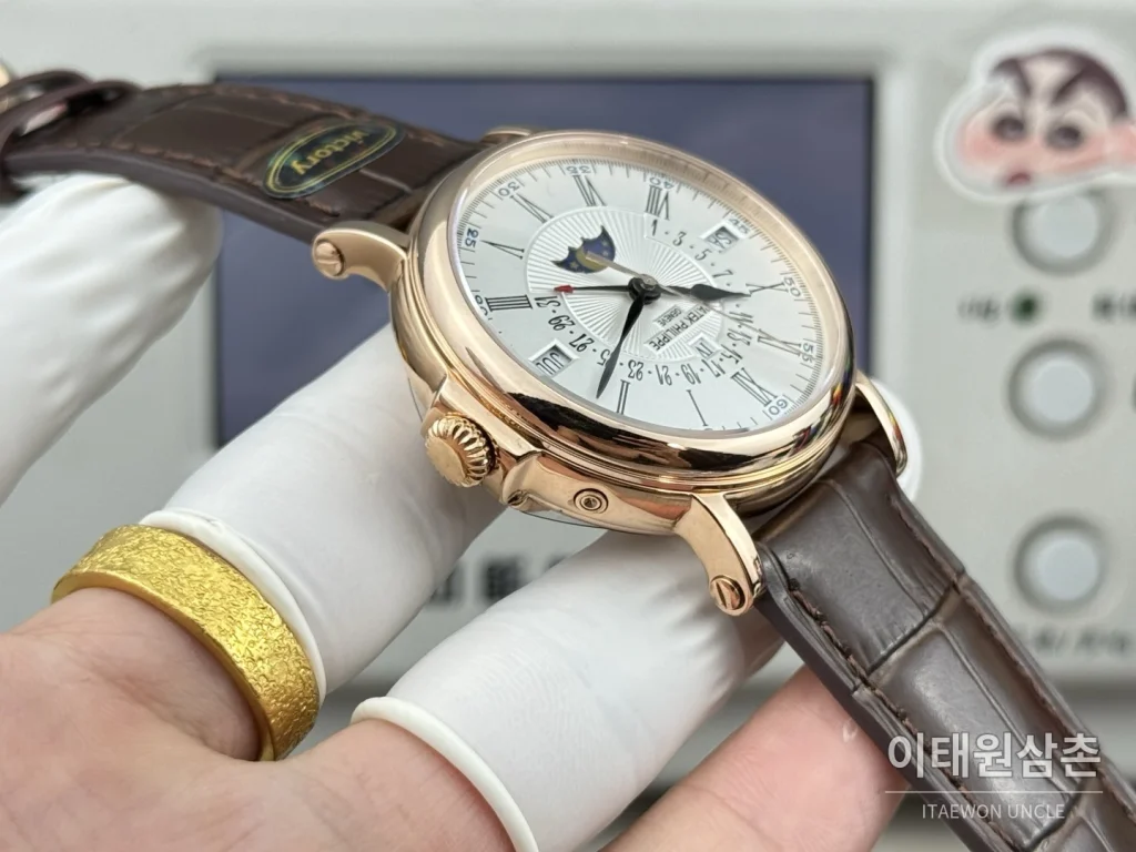 파텍필립 그랜드컴플리케이션 퍼페추얼캘린더 오토매틱 38mm 아이보리 화이트 다이얼 브라운 가죽 스트랩 로즈골드 베젤