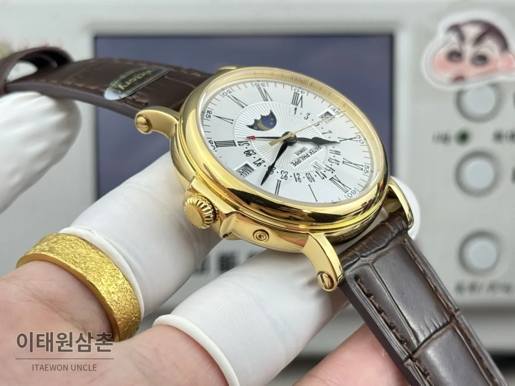 파텍필립 그랜드컴플리케이션 퍼페추얼캘린더 오토매틱 38mm 아이보리 화이트 다이얼 브라운 가죽 스트랩 골드 케이스