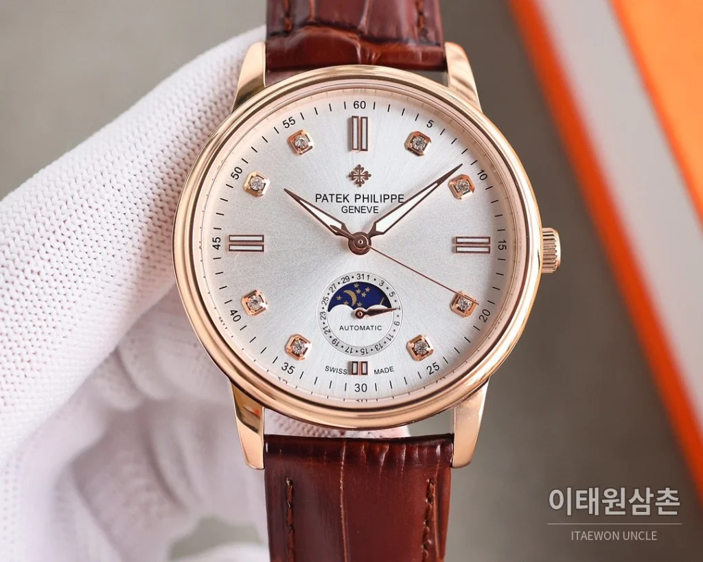 파텍필립 월페이즈 오토매틱 40mm 실버 다이얼 브라운 가죽 스트랩