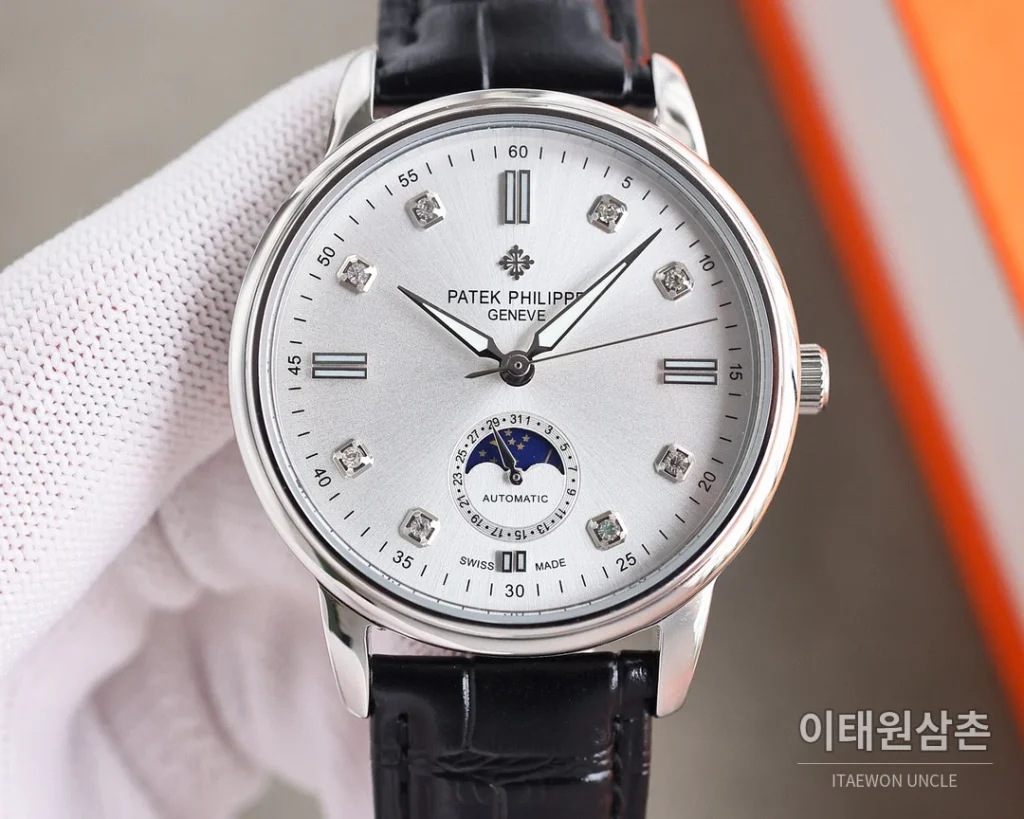 파텍필립 월페이즈 오토매틱 40mm 실버 다이얼 브라운 가죽 스트랩