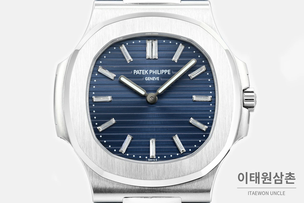파텍필립 노틸러스 50주년 블루 다이얼 오토매틱 41mm 5810G-001