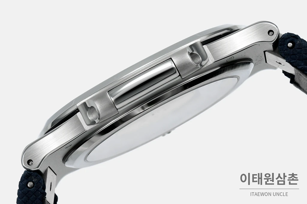 파텍필립 노틸러스 50주년 블루 다이얼 오토매틱 41mm 5810G-001