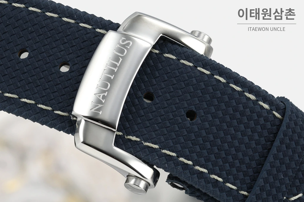파텍필립 노틸러스 50주년 블루 다이얼 오토매틱 41mm 5810G-001