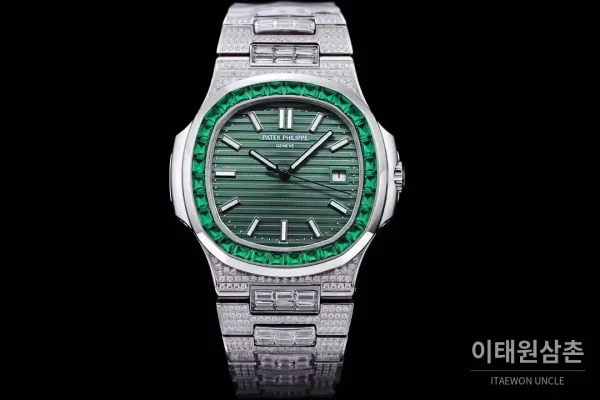 파텍필립 노틸러스 5711 풀다이아 파베 다이얼 오토매틱 40mm 실버 스틸 브레이슬릿 그린 베젤