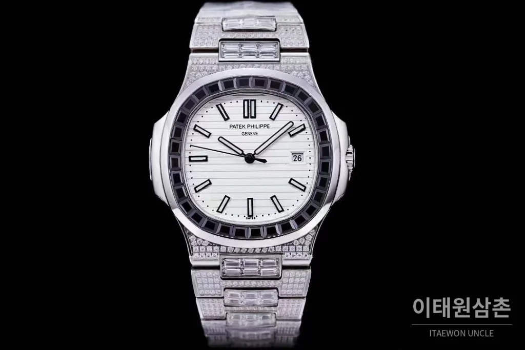 파텍필립 노틸러스 5711 풀다이아 파베 다이얼 오토매틱 40mm 실버 스틸 브레이슬릿 블랙 베젤
