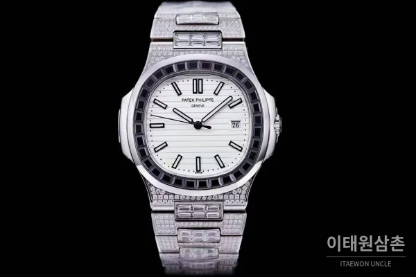 파텍필립 노틸러스 5711 풀다이아 파베 다이얼 오토매틱 40mm 실버 (3) 파텍필립 노틸러스 5711 풀다이아 파베 다이얼 오토매틱 40mm 실버 스틸 브레이슬릿 블랙 베젤
