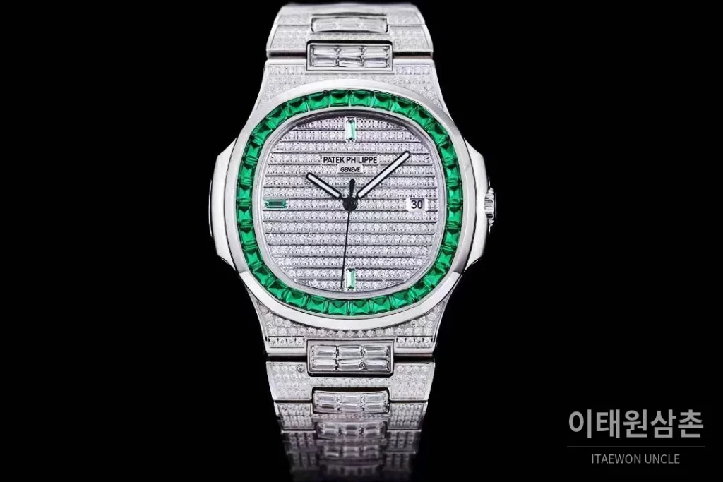 파텍필립 노틸러스 5711 풀다이아 파베 다이얼 오토매틱 40mm 실버 스틸 브레이슬릿 그린 베젤 (2)