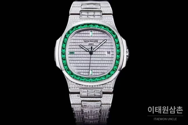 파텍필립 노틸러스 5711 풀다이아 파베 다이얼 오토매틱 40mm 실버 스틸 브레이슬릿 그린 베젤 (2)