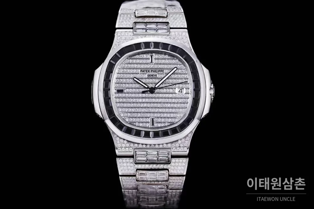 파텍필립 노틸러스 5711 풀다이아 파베 다이얼 오토매틱 40mm 실버 스틸 브레이슬릿 블랙 베젤 (2)