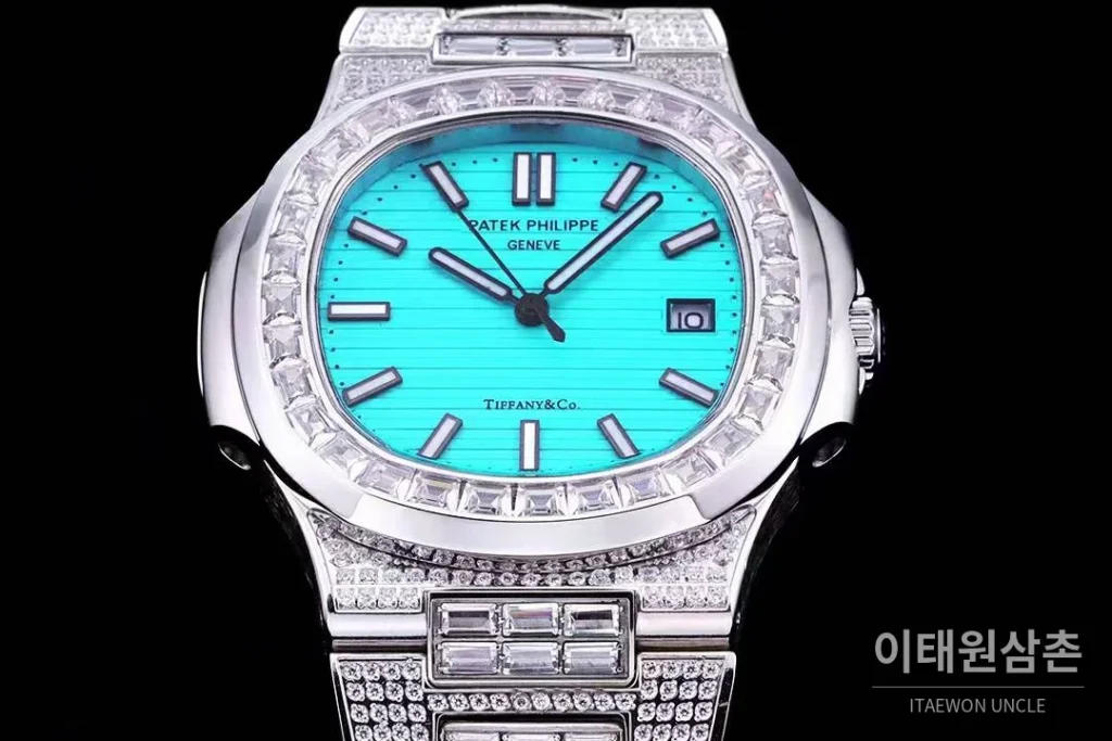 파텍필립 노틸러스 5711 풀다이아 파베 다이얼 오토매틱 40mm 실버 스틸 브레이슬릿