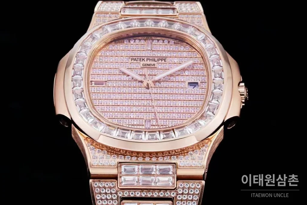 파텍필립 노틸러스 5711 풀다이아 파베 다이얼 오토매틱 40mm 실버 로즈골드 브레이슬릿 로즈골드 케이스