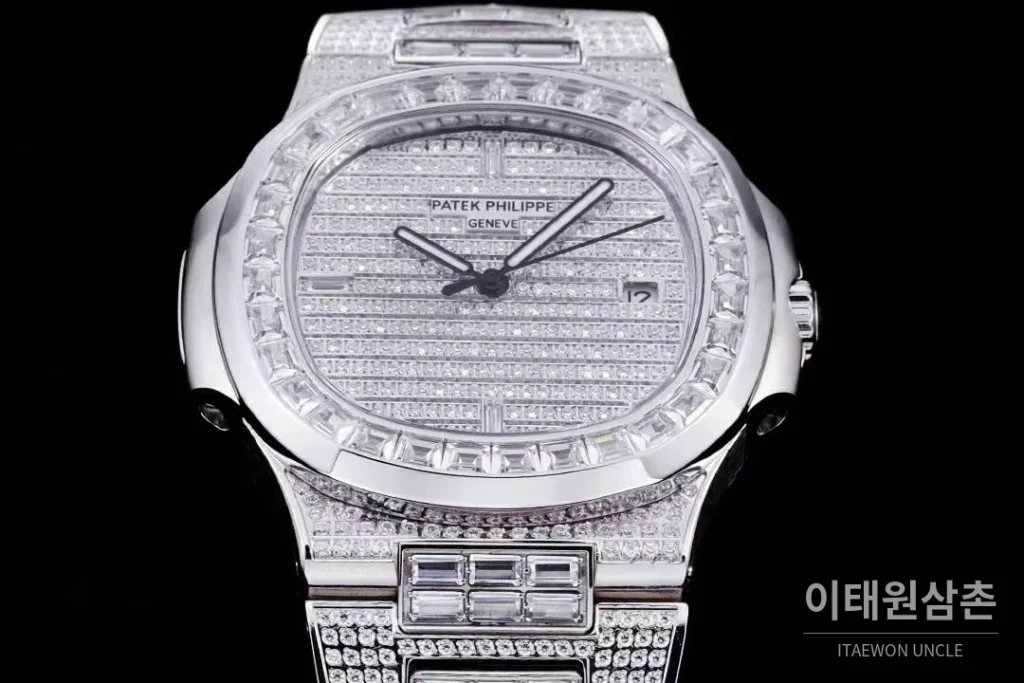 파텍필립 노틸러스 5711 풀다이아 파베 다이얼 오토매틱 40mm 실버 스틸 브레이슬릿 (2)