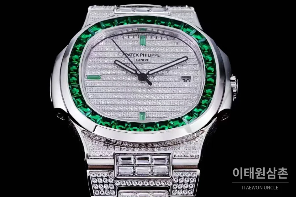 파텍필립 노틸러스 5711 풀다이아 파베 다이얼 오토매틱 40mm 실버 스틸 브레이슬릿 그린 베젤 (2)