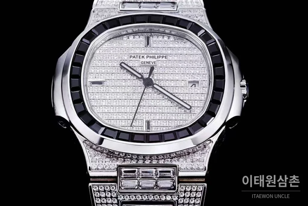 파텍필립 노틸러스 5711 풀다이아 파베 다이얼 오토매틱 40mm 실버 스틸 브레이슬릿 블랙 베젤 (2)