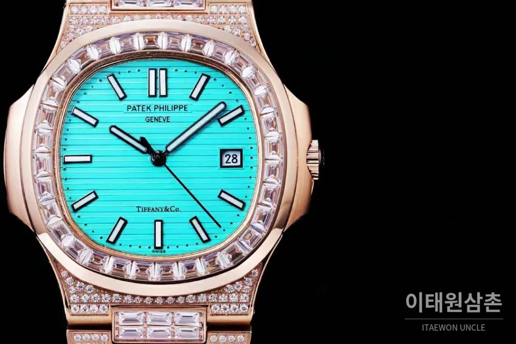 파텍필립 노틸러스 5711 풀다이아 파베 다이얼 오토매틱 40mm 실버 로즈골드 브레이슬릿 로즈골드 베젤