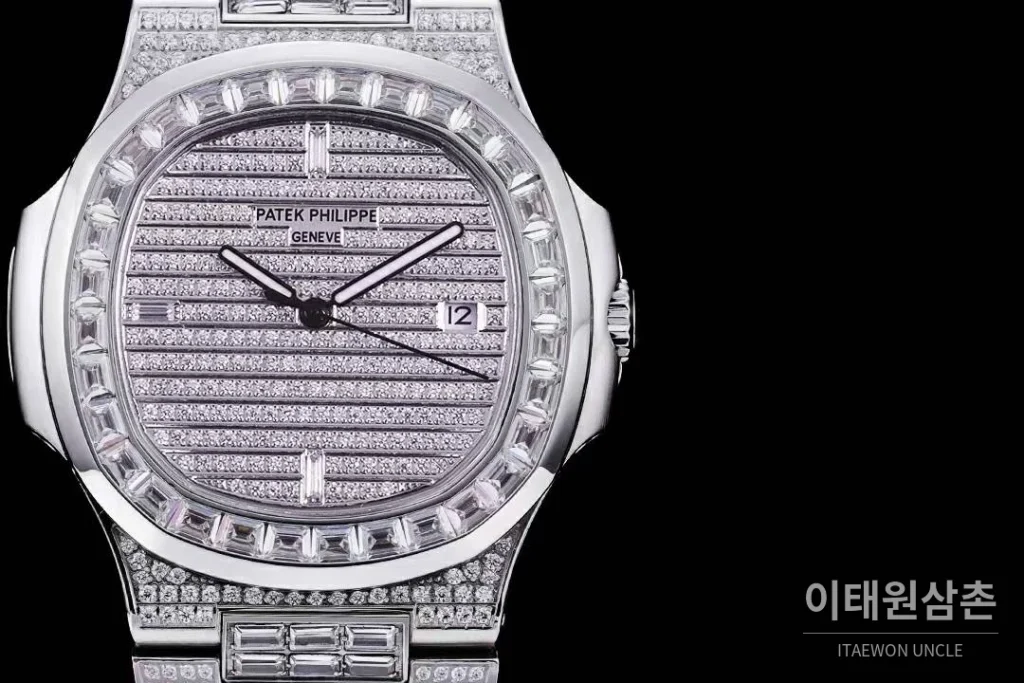 파텍필립 노틸러스 5711 풀다이아 파베 다이얼 오토매틱 40mm 실버 스틸 브레이슬릿 (2)
