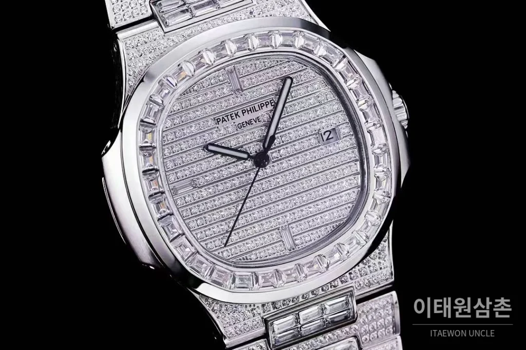 파텍필립 노틸러스 5711 풀다이아 파베 다이얼 오토매틱 40mm 실버 스틸 브레이슬릿 (2)