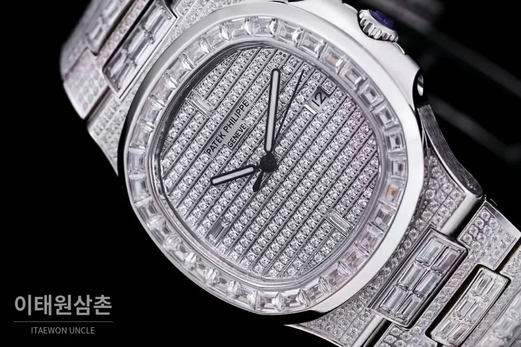 파텍필립 노틸러스 5711 풀다이아 파베 다이얼 오토매틱 40mm 실버 스틸 브레이슬릿 (2)