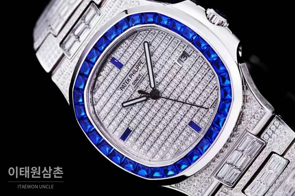 파텍필립 노틸러스 5711 풀다이아 파베 다이얼 오토매틱 40mm 실버 스틸 브레이슬릿 블루 베젤