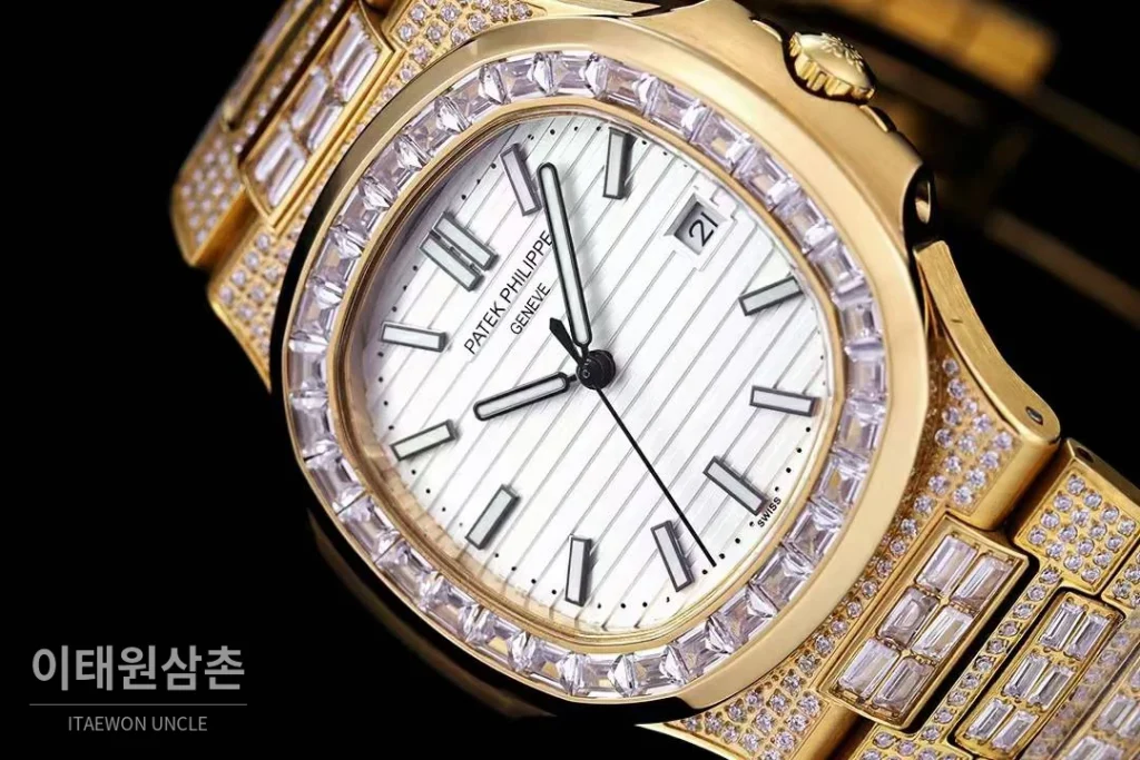 파텍필립 노틸러스 5711 풀다이아 파베 다이얼 오토매틱 40mm 실버 골드 브레이슬릿 골드 케이스