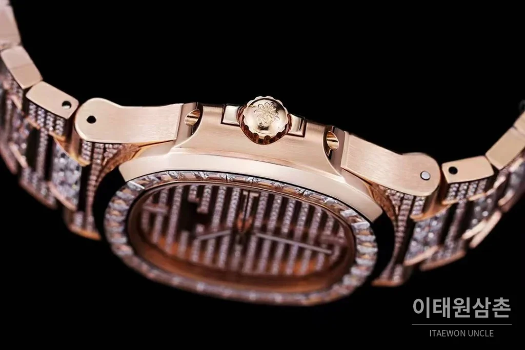 파텍필립 노틸러스 5711 풀다이아 파베 다이얼 오토매틱 40mm 실버 로즈골드 브레이슬릿 로즈골드 케이스