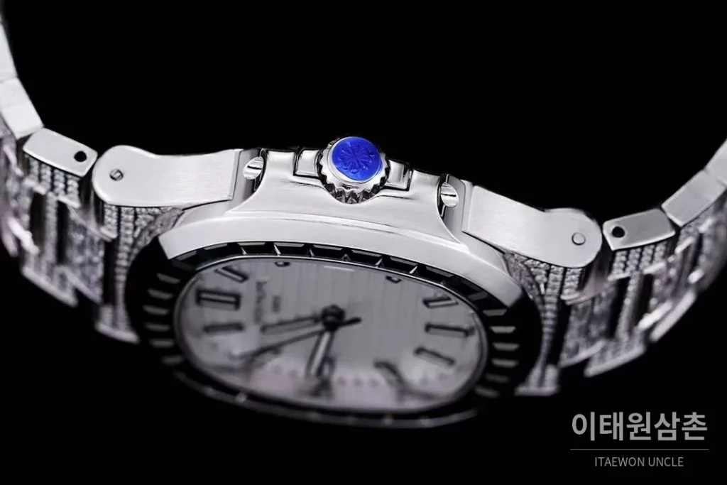 파텍필립 노틸러스 5711 풀다이아 파베 다이얼 오토매틱 40mm 실버 스틸 브레이슬릿 블랙 베젤