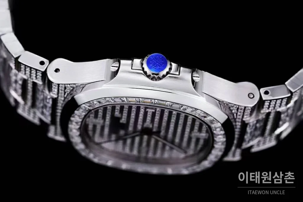 파텍필립 노틸러스 5711 풀다이아 파베 다이얼 오토매틱 40mm 실버 스틸 브레이슬릿 (2)