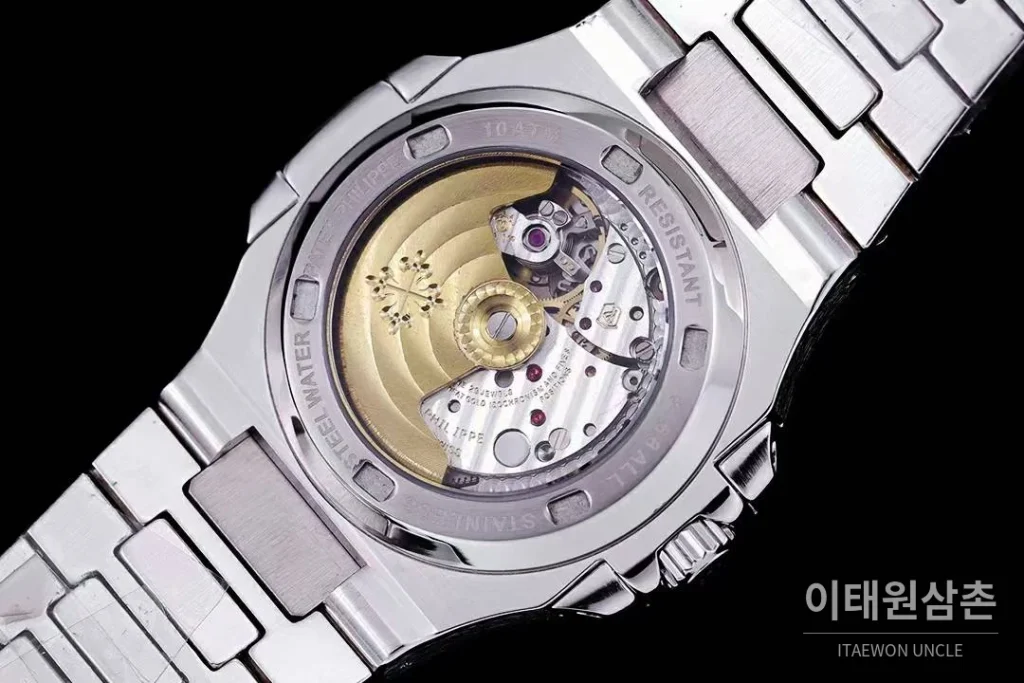 파텍필립 노틸러스 5711 풀다이아 파베 다이얼 오토매틱 40mm 실버 스틸 브레이슬릿 블랙 베젤