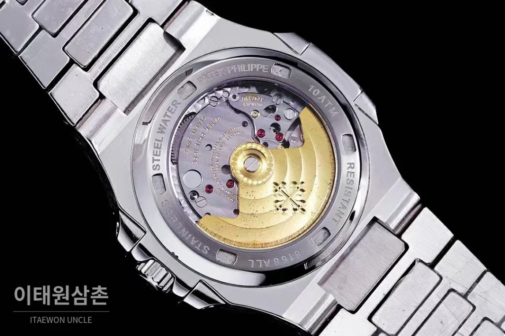 파텍필립 노틸러스 5711 풀다이아 파베 다이얼 오토매틱 40mm 실버 스틸 브레이슬릿 그린 베젤 (2)