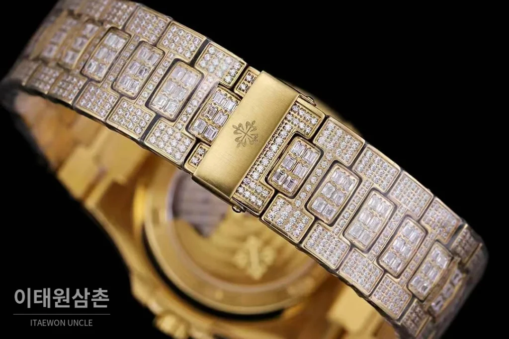 파텍필립 노틸러스 5711 풀다이아 파베 다이얼 오토매틱 40mm 실버 골드 브레이슬릿 그린 베젤