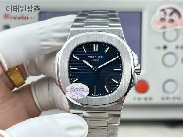 파텍필립 노틸러스 오토매틱 네이비 다이얼 스틸 브레이슬릿 (3)