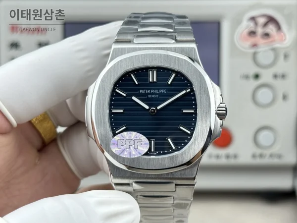 파텍필립 노틸러스 오토매틱 네이비 다이얼 스틸 브레이슬릿 (2)