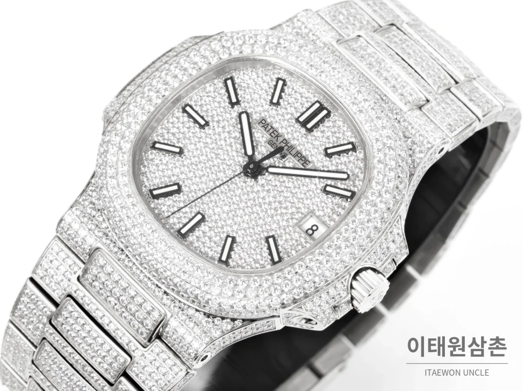 파텍필립 노틸러스 오토매틱 화이트 다이얼 스틸 브레이슬릿