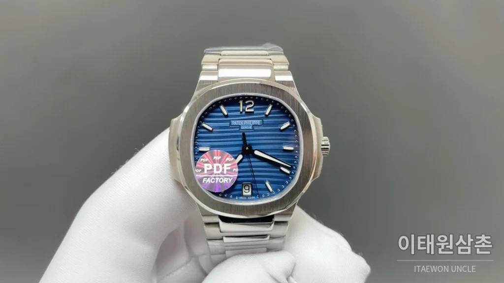 파텍필립 노틸러스 오토매틱 35.2mm 블루 다이얼 스틸 브레이슬릿