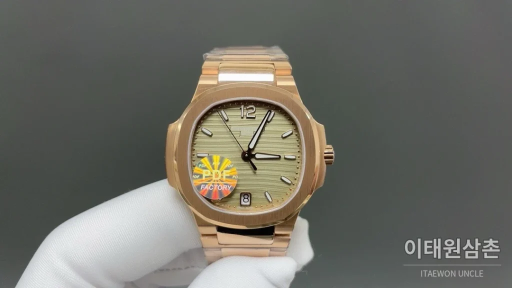 파텍필립 노틸러스 오토매틱 35.2mm 화이트 다이얼 로즈골드 브레이슬릿