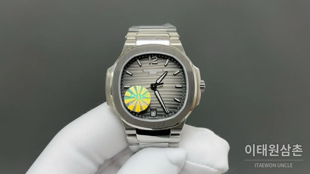 파텍필립 노틸러스 오토매틱 35.2mm 블루 다이얼 스틸 브레이슬릿
