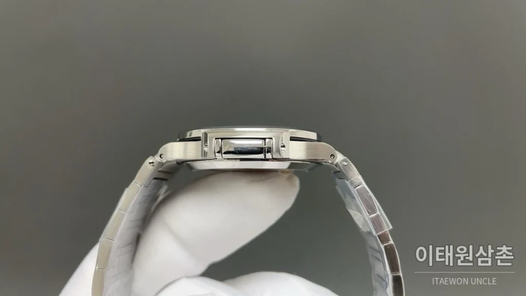파텍필립 노틸러스 오토매틱 35.2mm 블루 다이얼 스틸 브레이슬릿