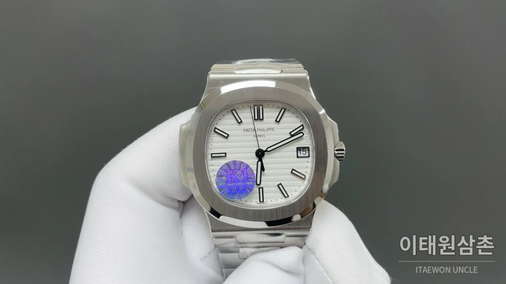 파텍필립 노틸러스 오토매틱 40mm 화이트 다이얼 스틸 브레이슬릿
