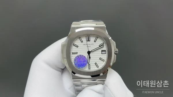 파텍필립 노틸러스 오토매틱 40mm 화이트 다이얼 스틸 브레이슬릿