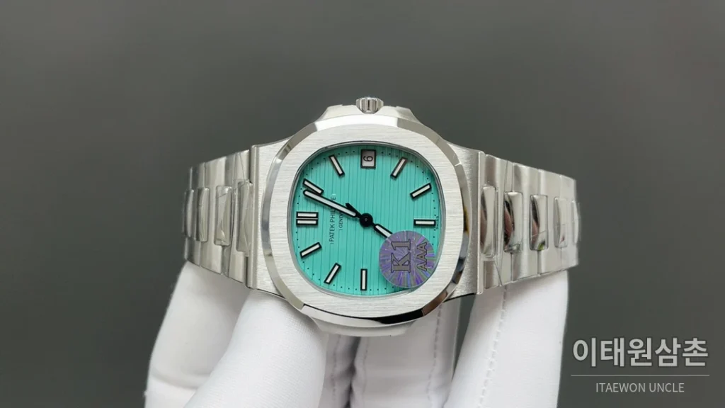 파텍필립 노틸러스 오토매틱 40mm 민트 다이얼 스틸 브레이슬릿