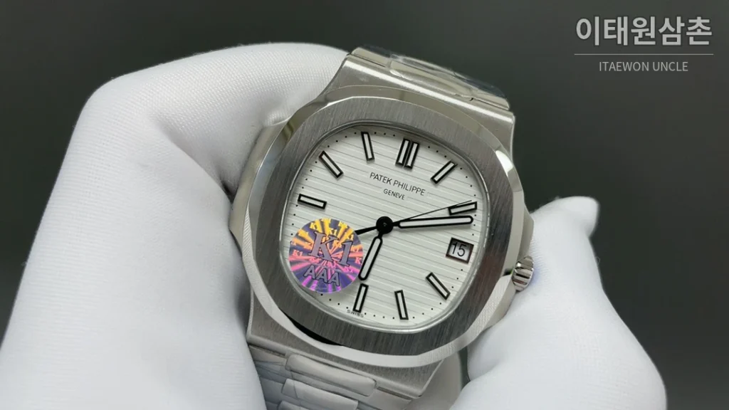 파텍필립 노틸러스 오토매틱 40mm 화이트 다이얼 스틸 브레이슬릿