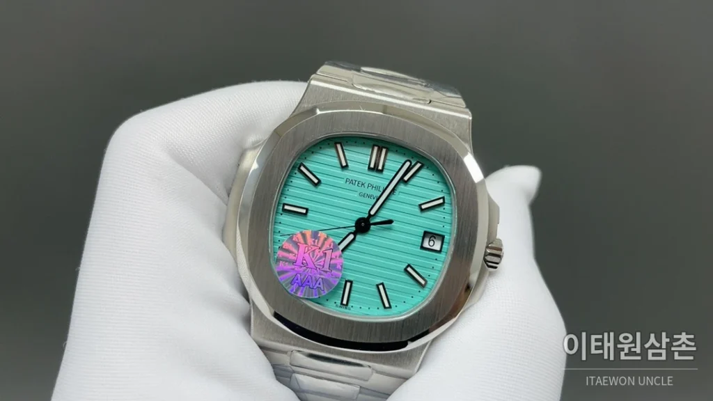 파텍필립 노틸러스 오토매틱 40mm 민트 다이얼 스틸 브레이슬릿