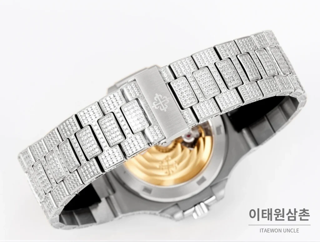 파텍필립 노틸러스 오토매틱 화이트 다이얼 스틸 브레이슬릿